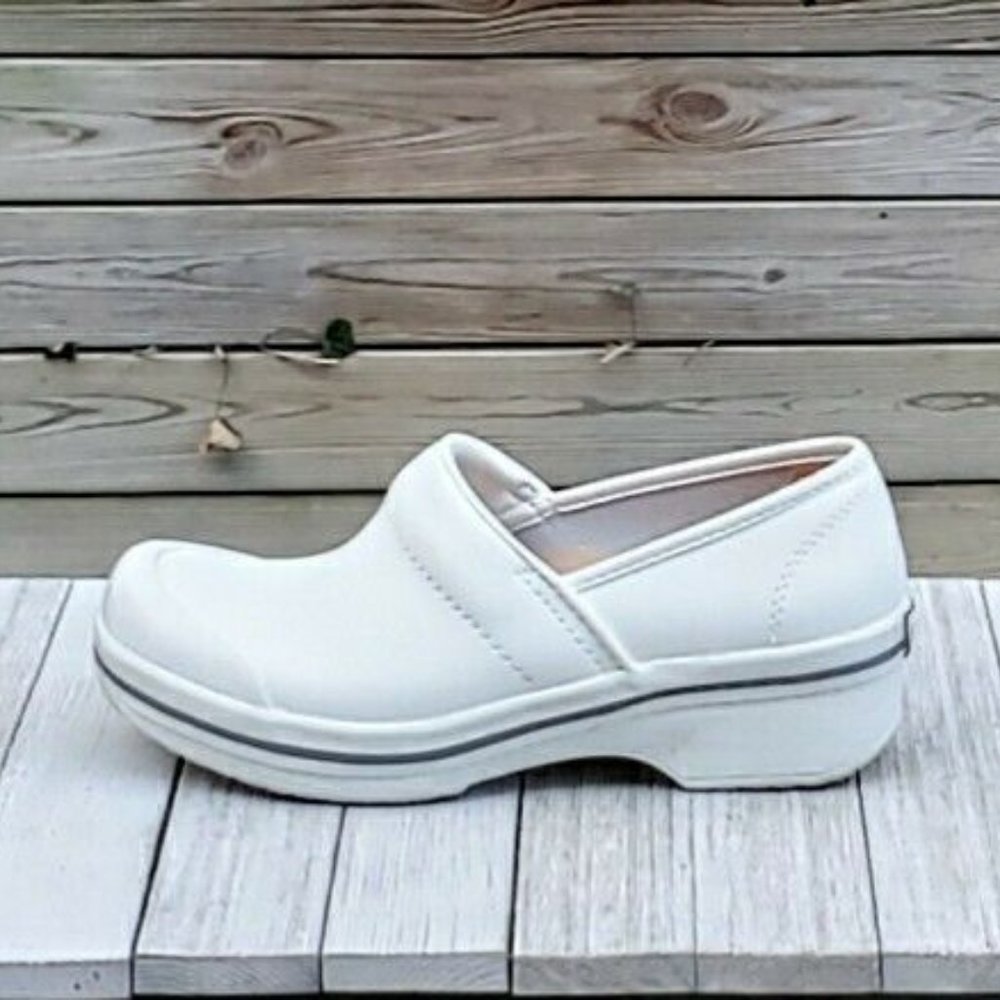 Dansko Volley Clogs Professional Slip On White Lea